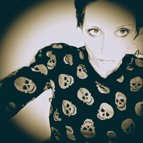 Meet your Posher, April - Picture 1 of 1